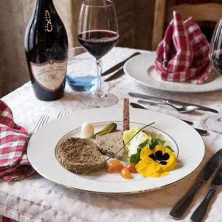 De La Fontaine Hotel 2*