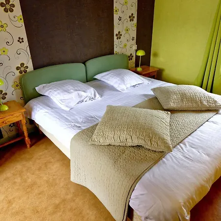 De La Fontaine Hotel