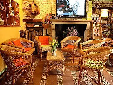 De La Fontaine Hotel