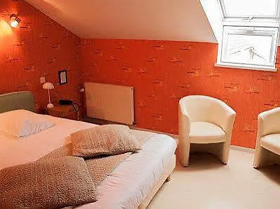 Logis De La Fontaine Hotel 2*